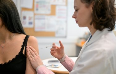 Près de 300 personnalités défendent la vaccination : une vie sauvée toutes les huit secondes